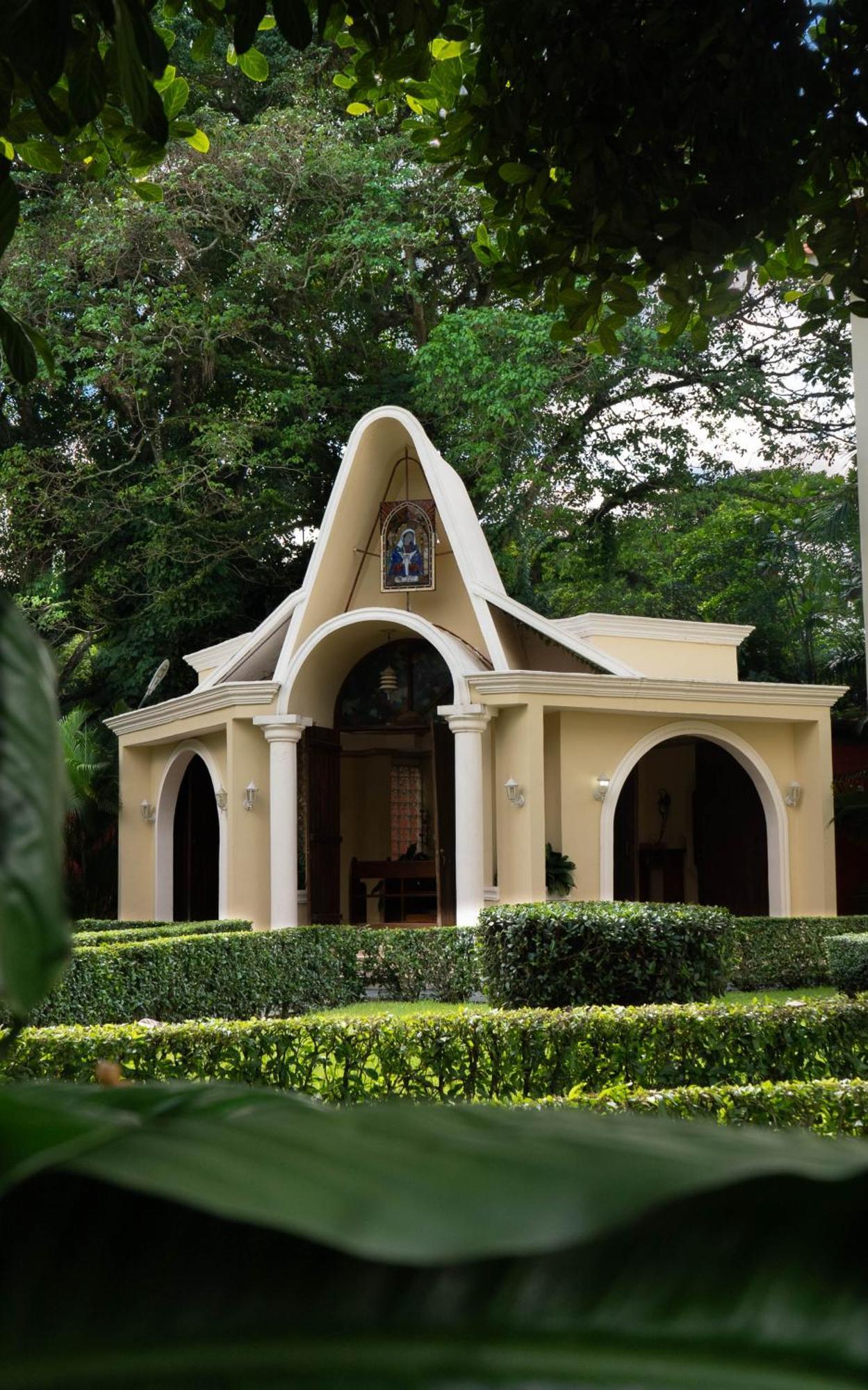 Guacamayos Hotel Bonao Exterior photo