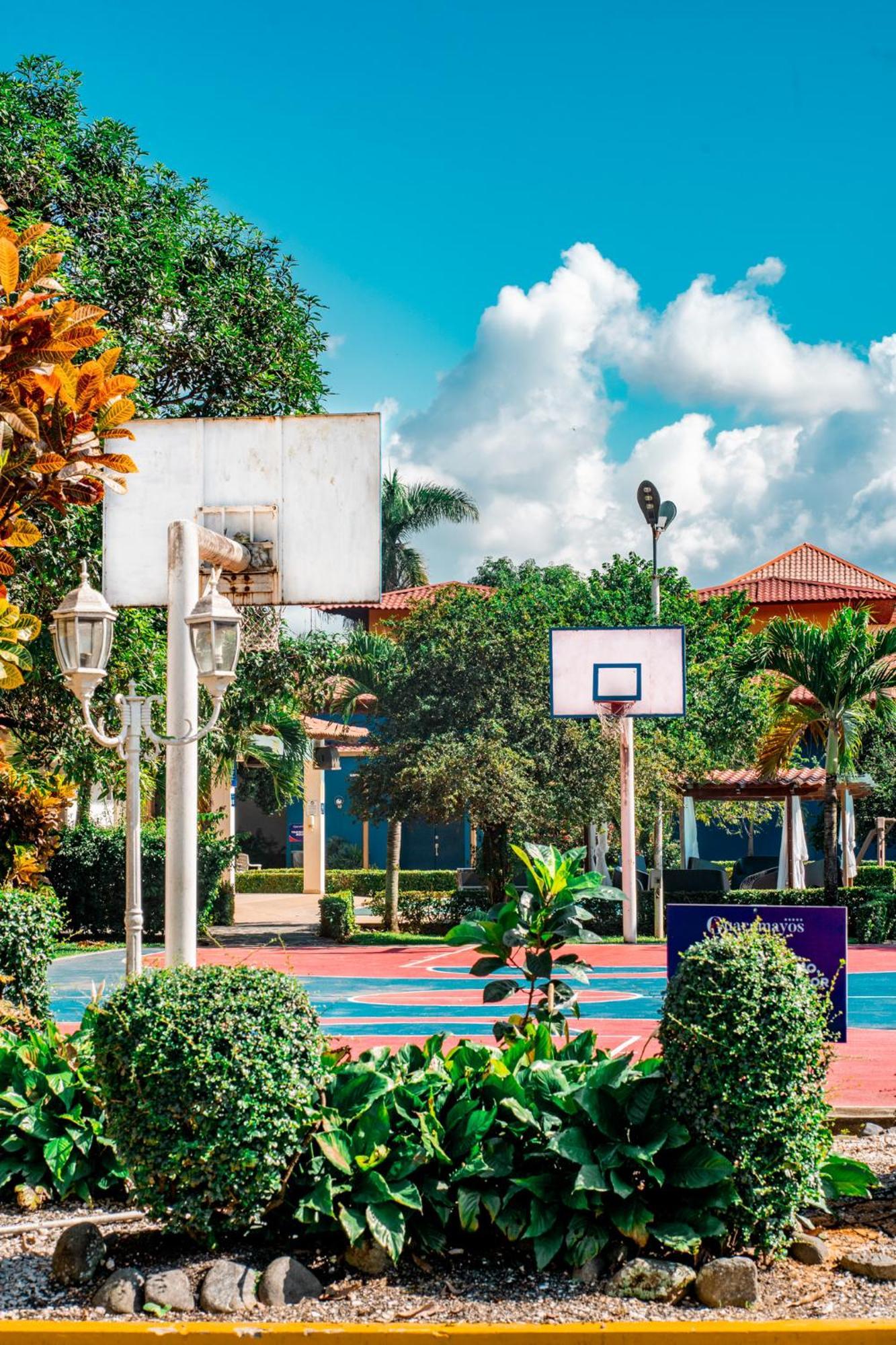 Guacamayos Hotel Bonao Exterior photo