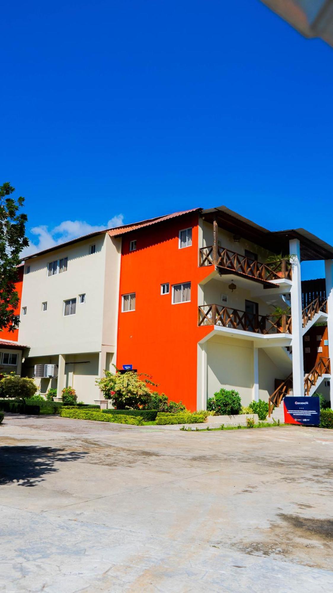 Guacamayos Hotel Bonao Exterior photo